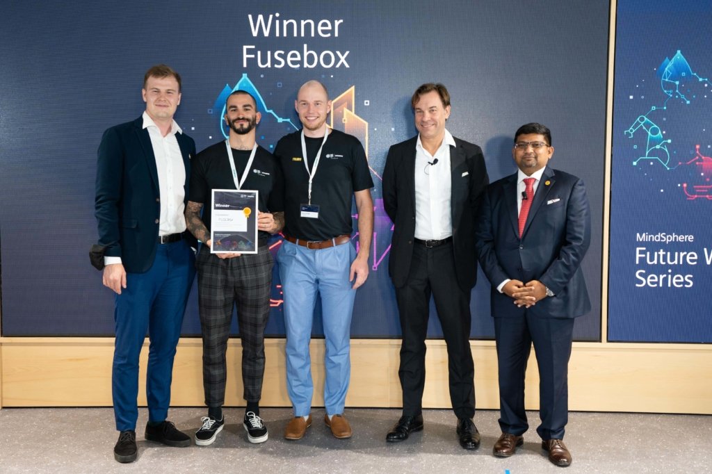 Fusebox team winning MindSphere Award